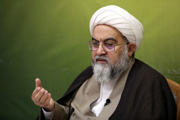 خوزستان؛ گام عملی در خودکفایی علمی مقابله با فرق انحرافی